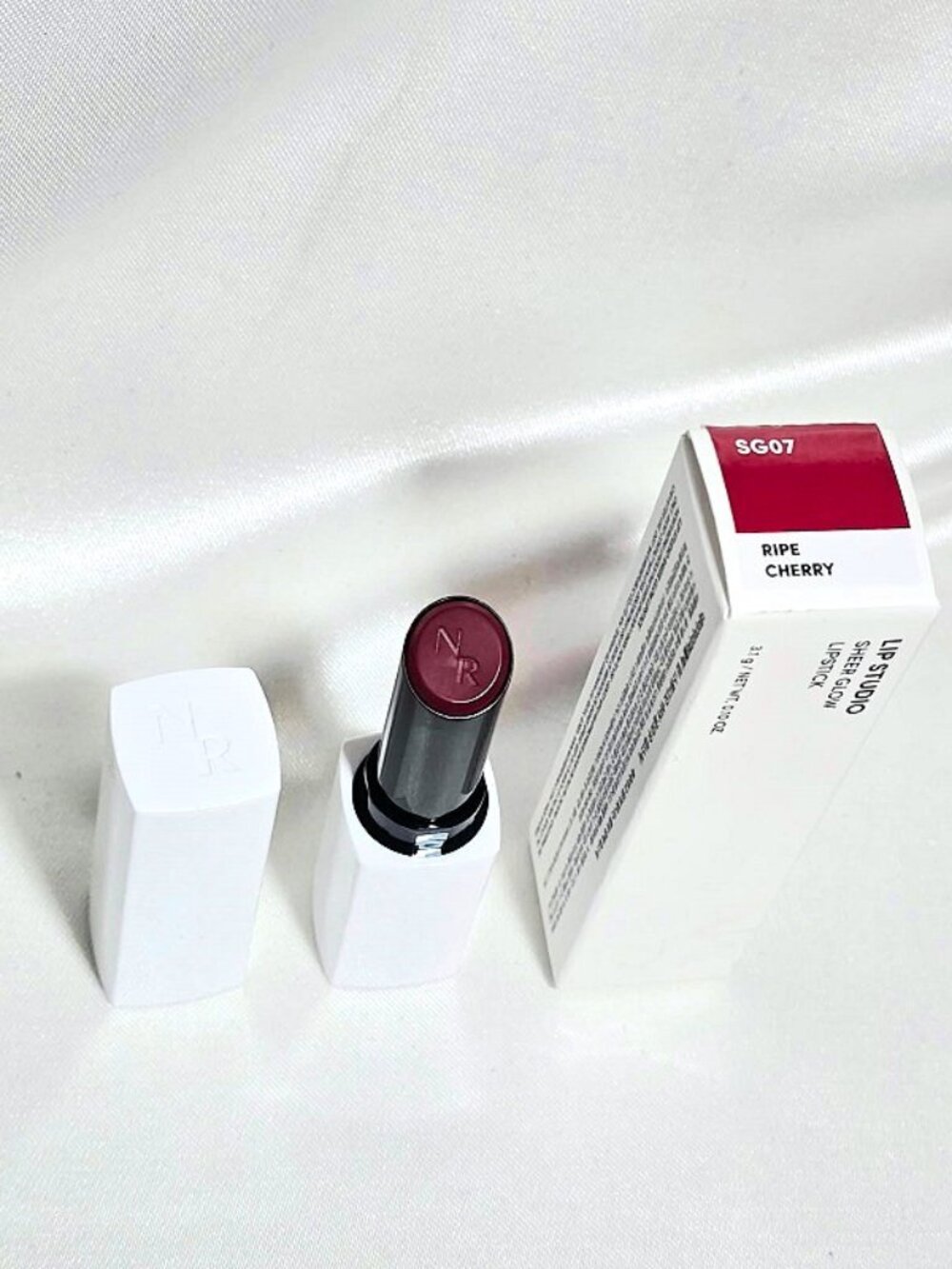 NATURE REPUBLIC Lip Studio Sheer Glow Lipstick in SG07 Ripe Cherry New in Box